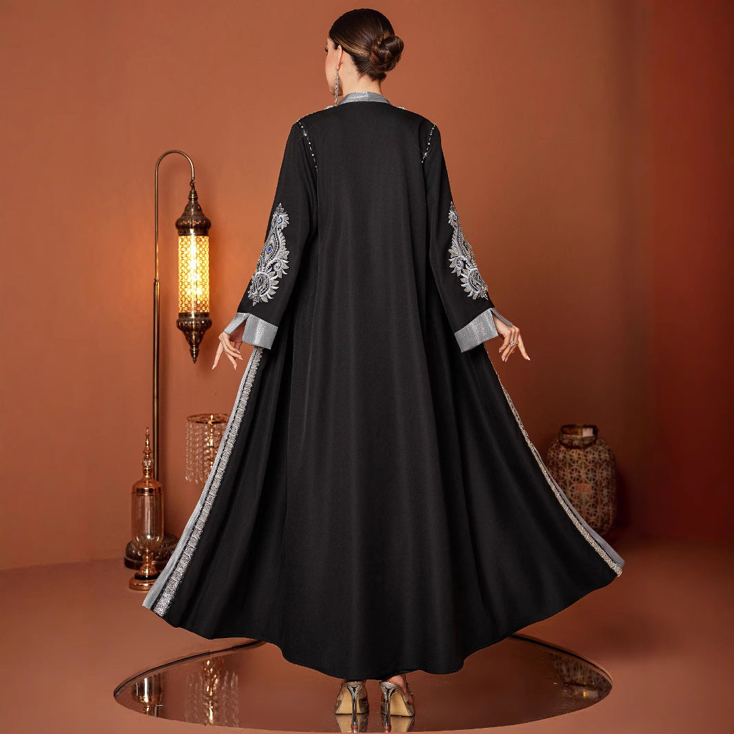 Abaya de Luxe Diamant Noir : Broderie Artisanale et Strass Scintillant