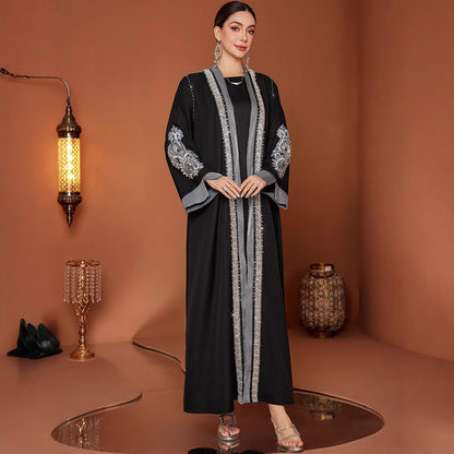 Abaya de Luxe Diamant Noir : Broderie Artisanale et Strass Scintillant