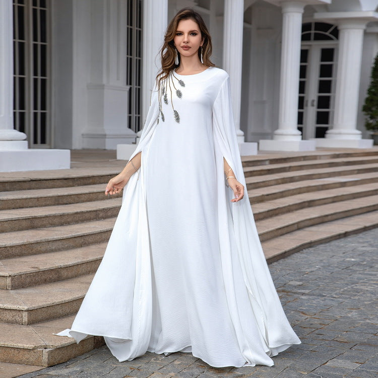 Robe de Soirée Modeste Immaculée : L'Alliance du Drapé et de l'Élégance