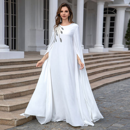 Robe de Soirée Modeste Immaculée : L'Alliance du Drapé et de l'Élégance