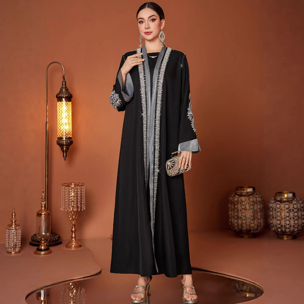 Abaya de Luxe Diamant Noir : Broderie Artisanale et Strass Scintillant