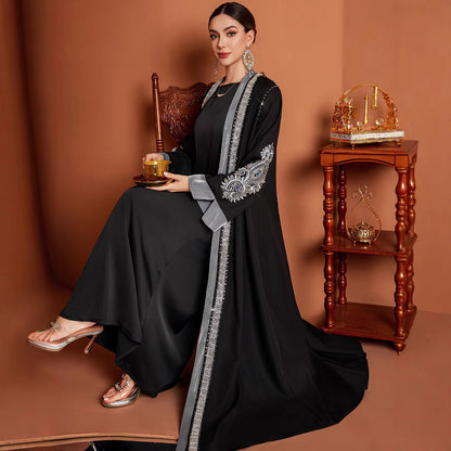 Abaya de Luxe Diamant Noir : Broderie Artisanale et Strass Scintillant
