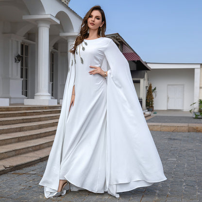 Robe de Soirée Modeste Immaculée : L'Alliance du Drapé et de l'Élégance